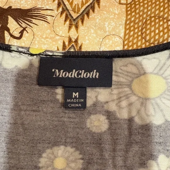 ModCloth daisy print faux wrap midi dress - Picture 5 of 14